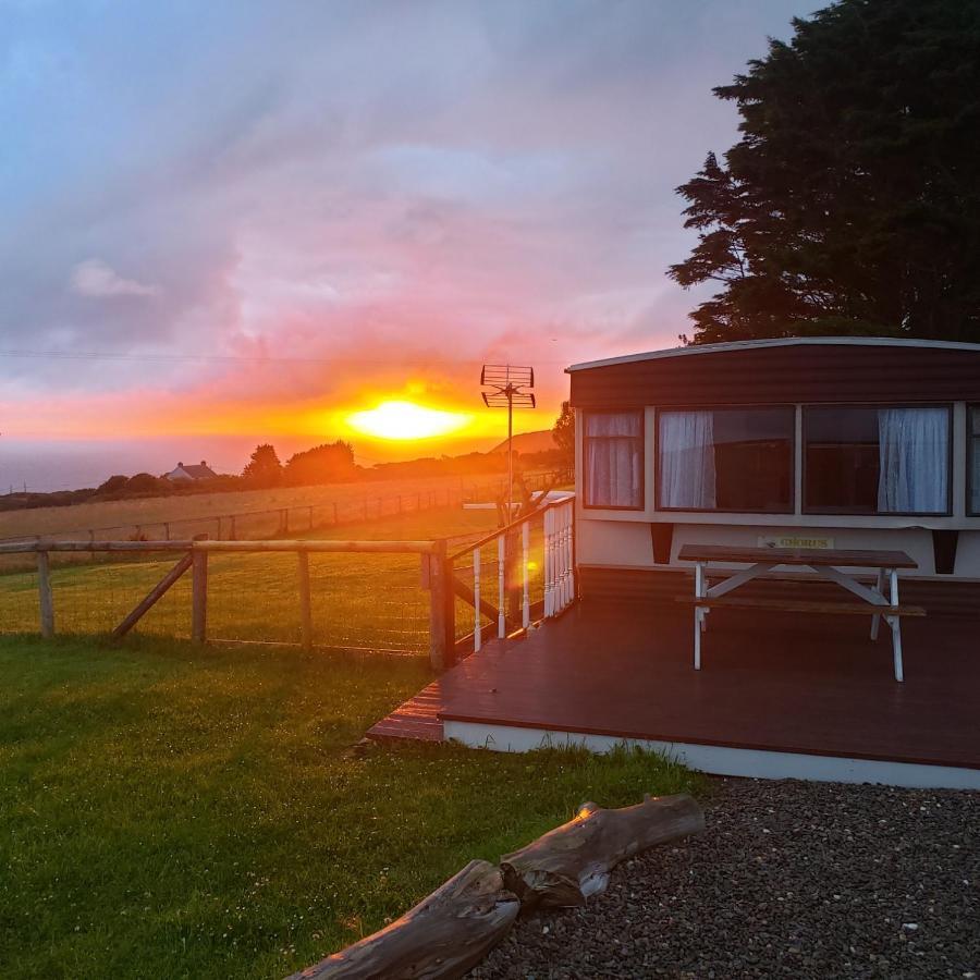 Byre Cottages&Lakeside caravan Cardigan Esterno foto