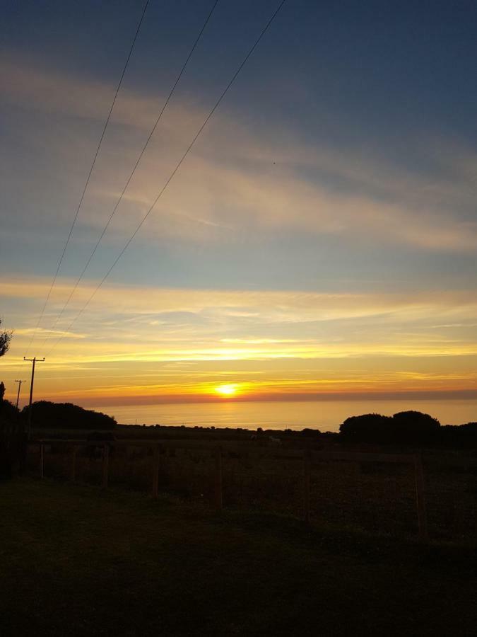 Byre Cottages&Lakeside caravan Cardigan Esterno foto